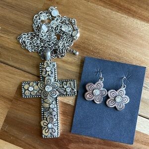 Silver necklace and earring set